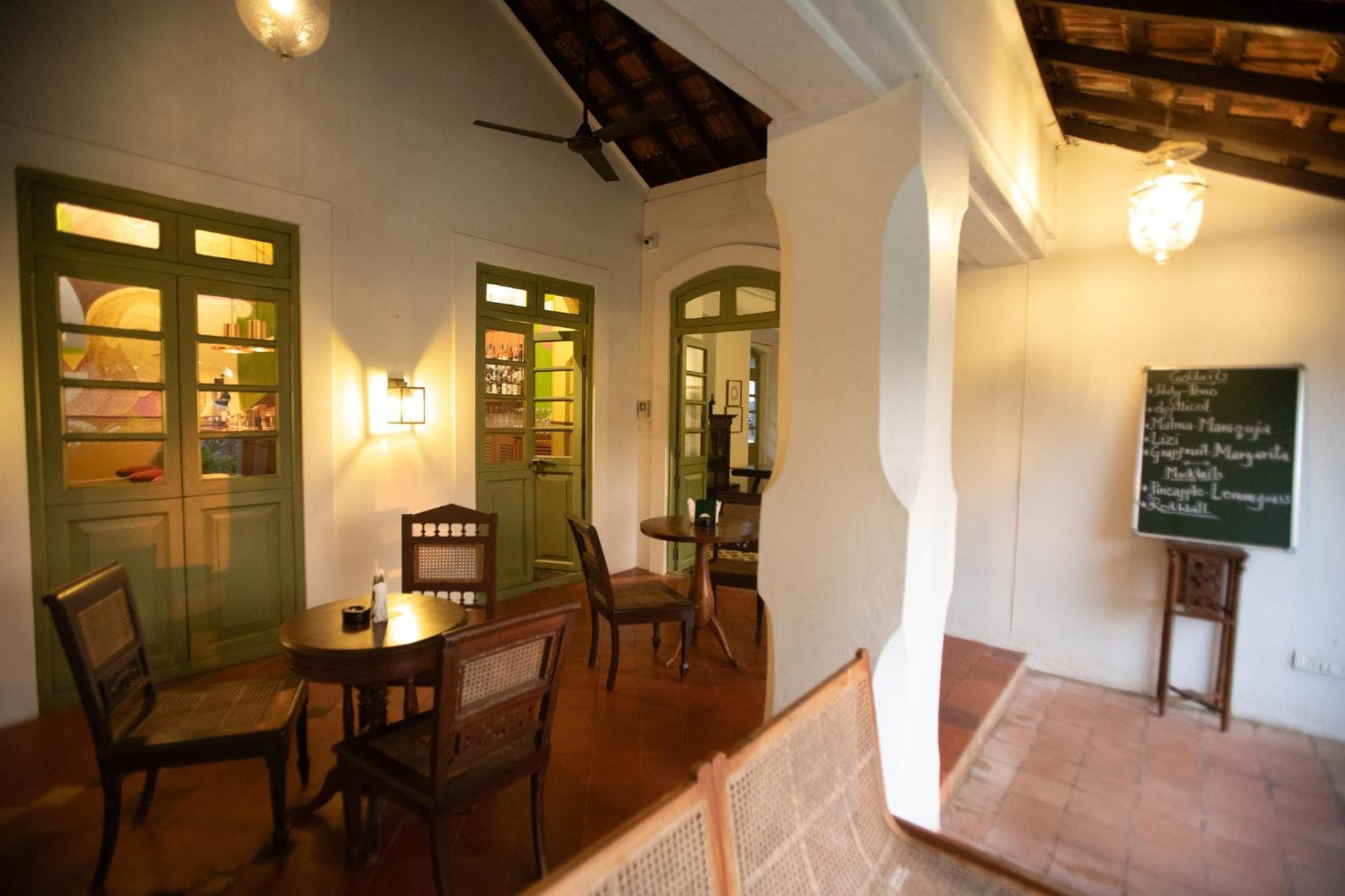 Hotel The Project Cafe Aldona Esterno foto