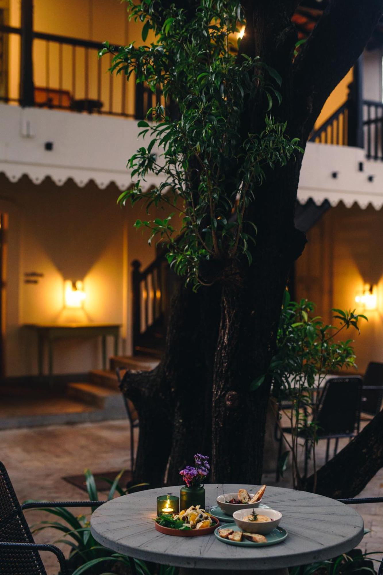 Hotel The Project Cafe Aldona Esterno foto