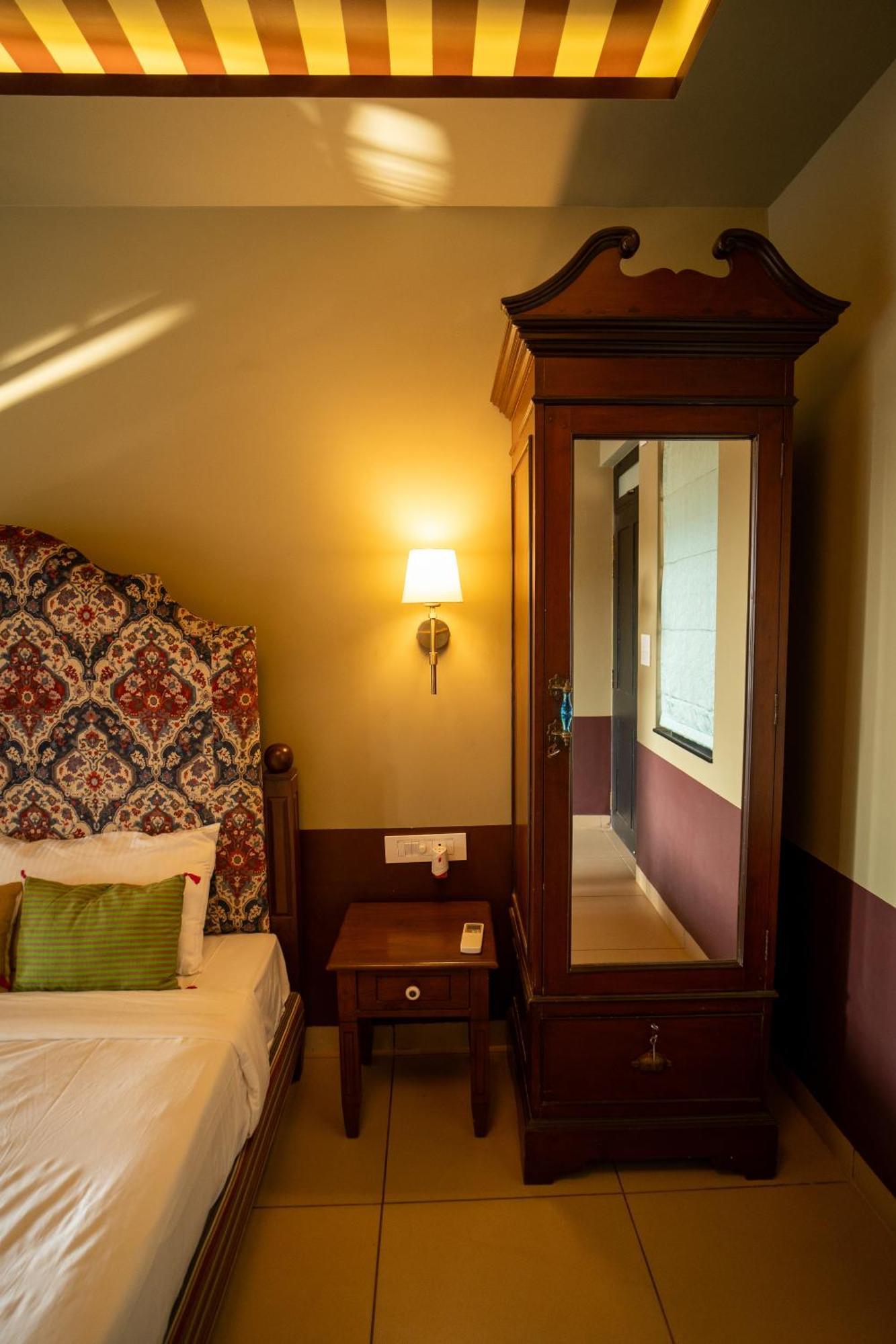 Hotel The Project Cafe Aldona Esterno foto